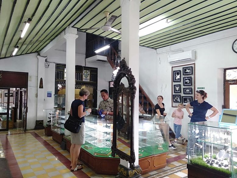 Jalan-Jalan ke Pusat Kerajinan Perak di Kotagede Yogyakarta